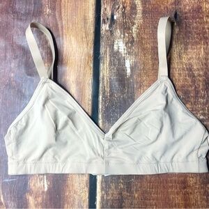 Aerie offline SMOOTHEZ bra. Nude. Small.